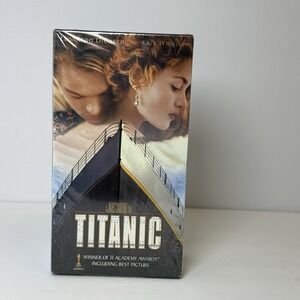 Titanic VHS 2 Tape Set THX Hi-Fi‎ Sealed Leonardo DiCaprio Kate Winslet